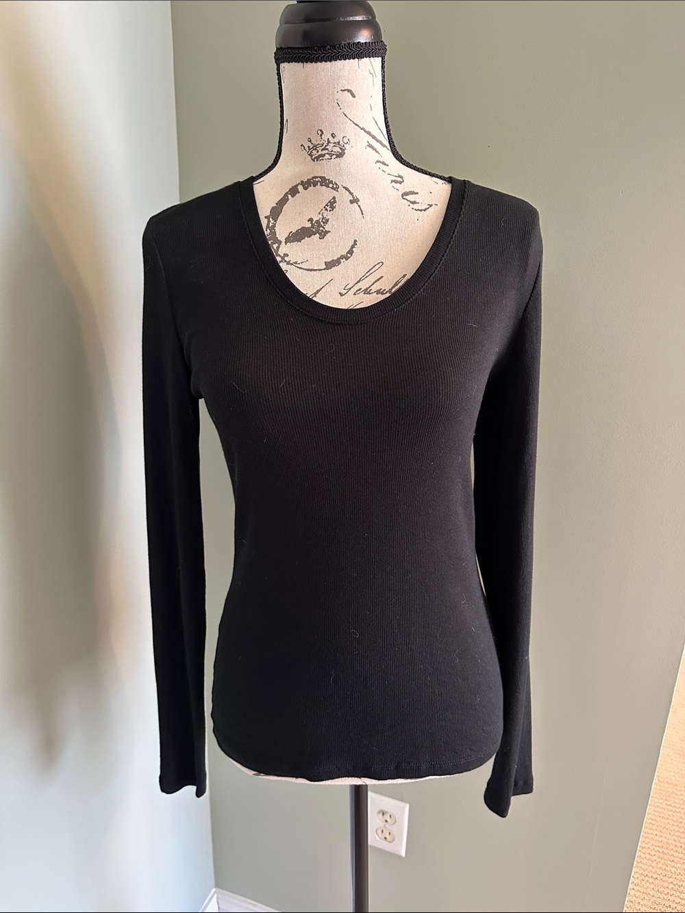 a new day Black Long-Sleeve Scoop Neck Top
